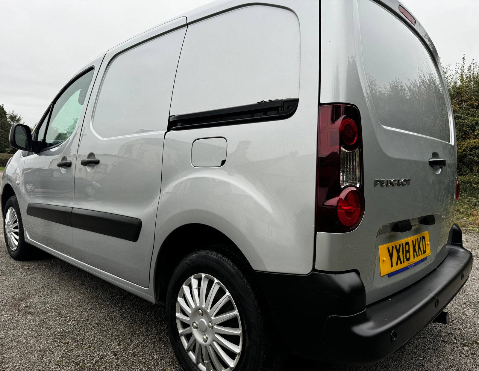 
								Peugeot Partner 1.6BlueHDi Professional 2018 full									