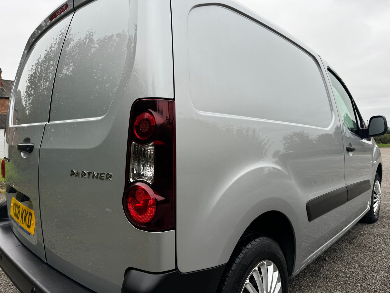 
								Peugeot Partner 1.6BlueHDi Professional 2018 full									