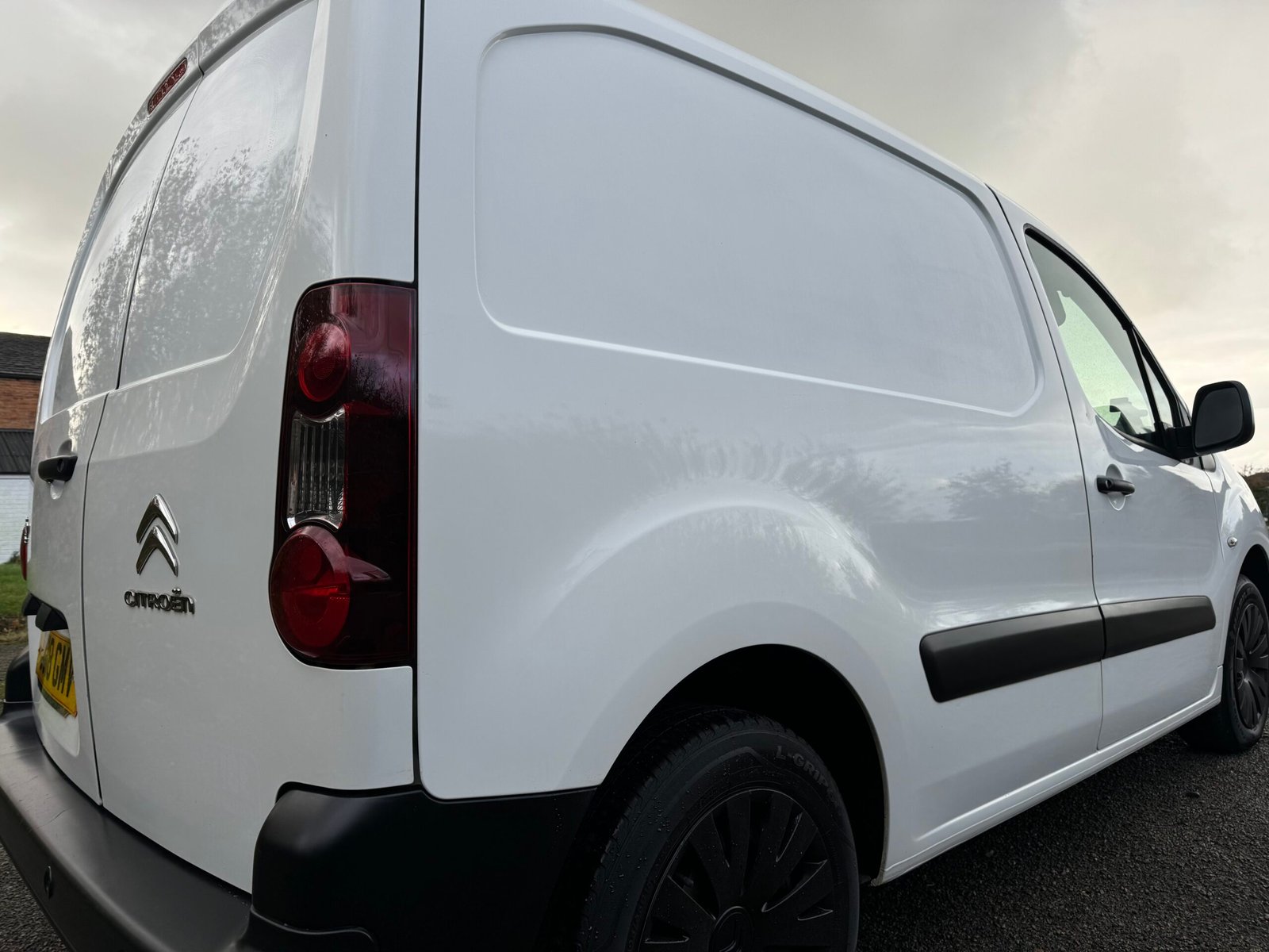 
								Citroen Berlingo Enterprise 1.6BlueHDi 2018 full									