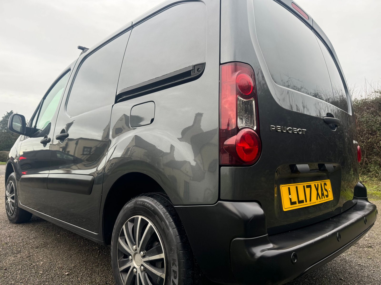 
								Peugeot Partner 1.6BlueHDi Professional 2017 full									