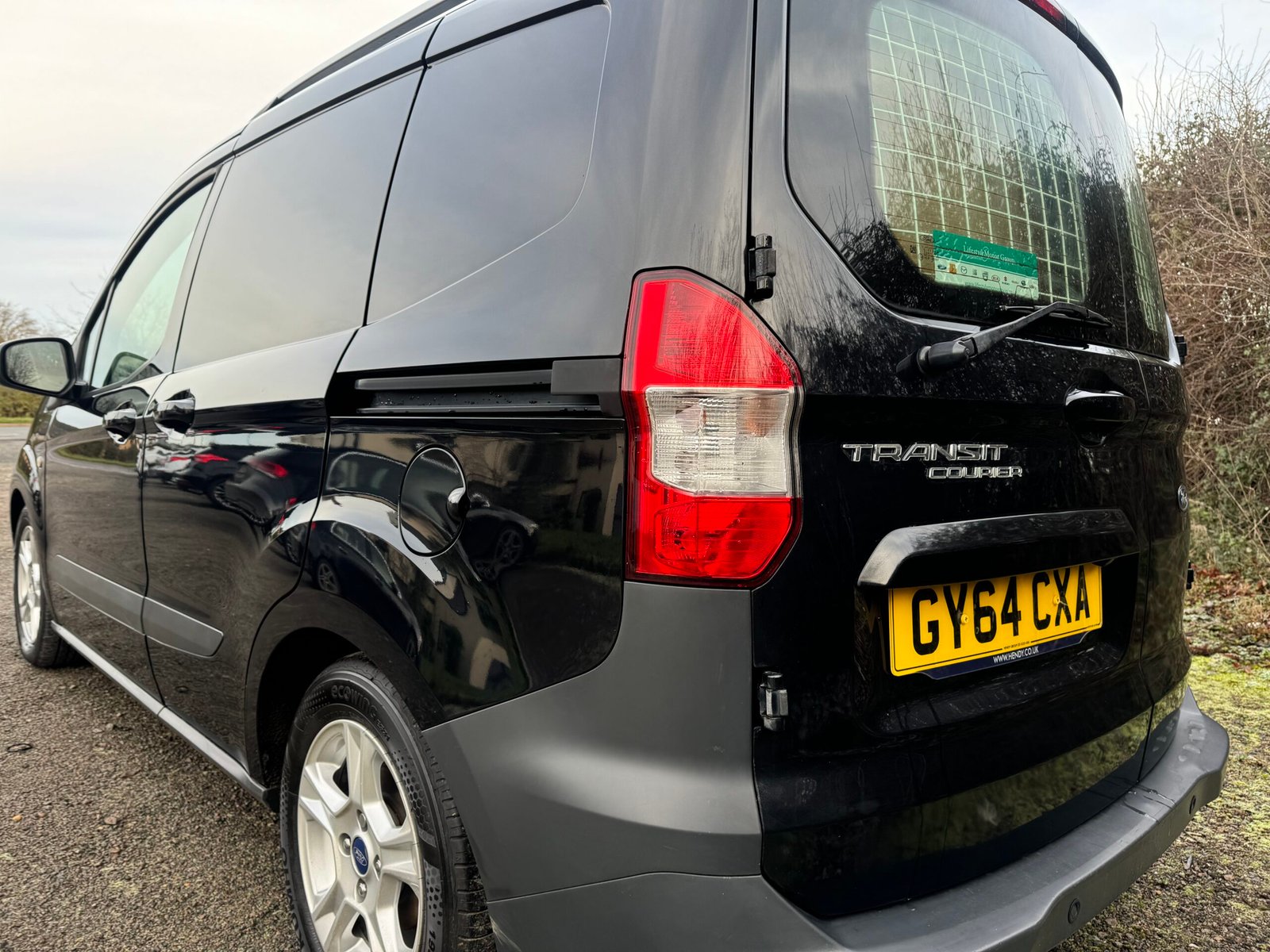 
								Ford Transit Courier Trend 1.5Tdci 2014 full									