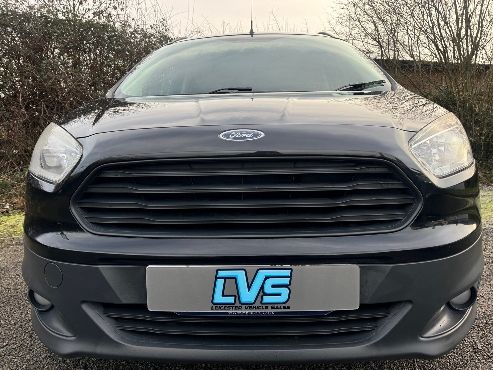 
								Ford Transit Courier Trend 1.5Tdci 2014 full									