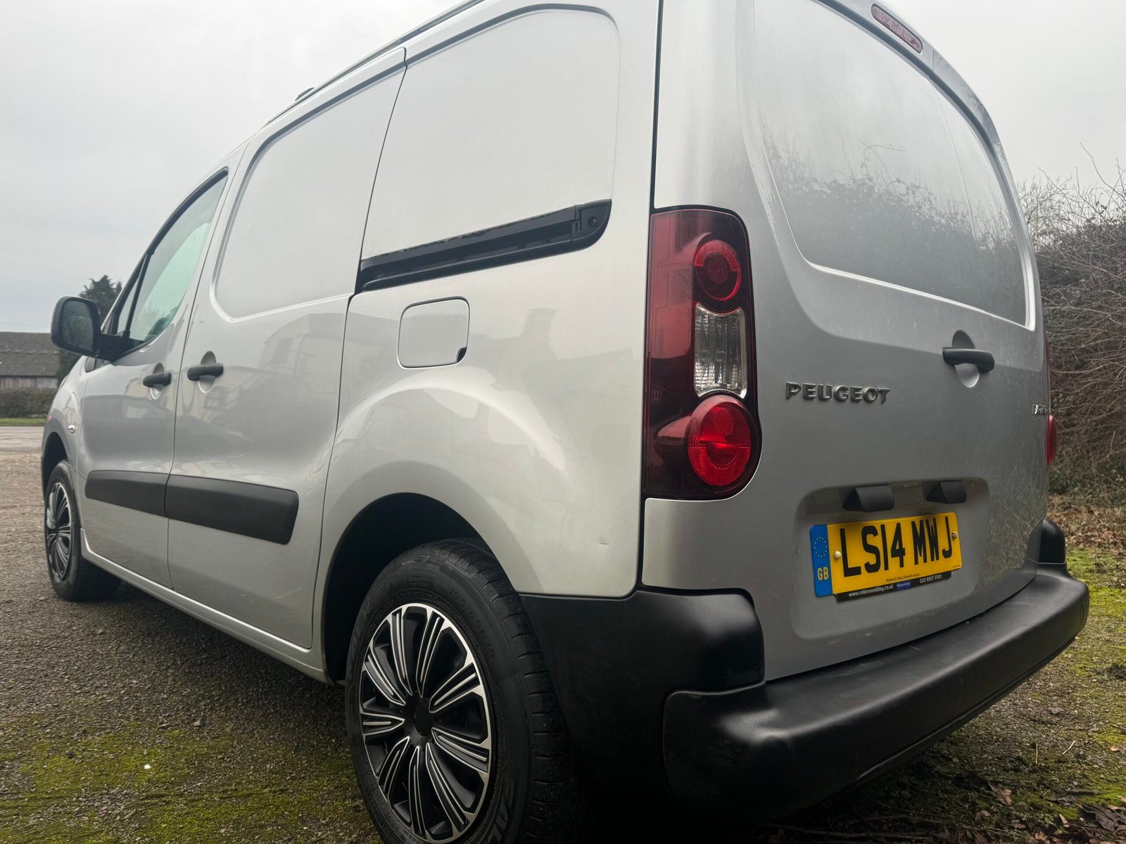 
								Peugeot Partner 1.6HDi Professional 2014 full									