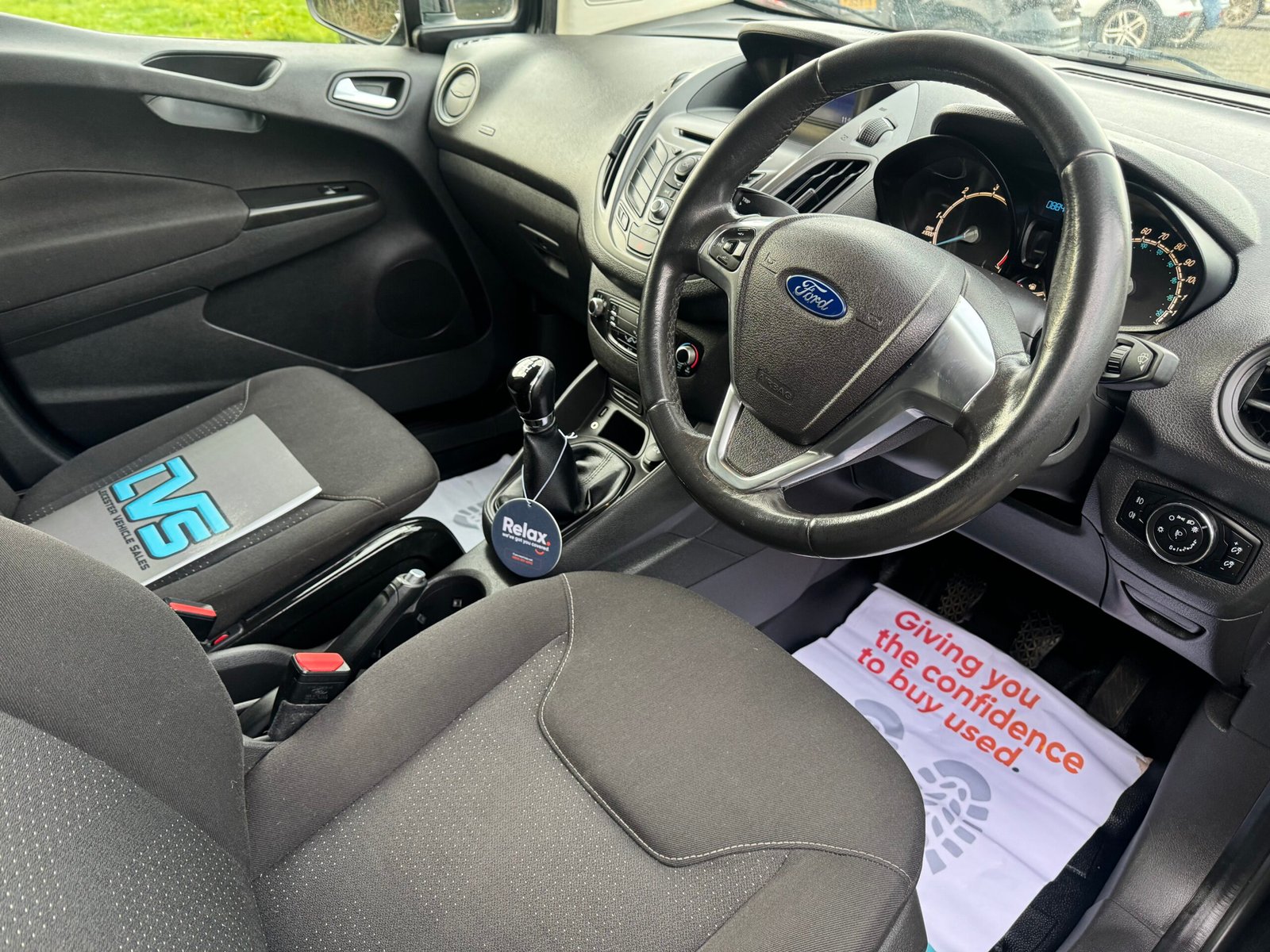 
								Ford Transit Courier Trend 1.5Tdci 2014 full									