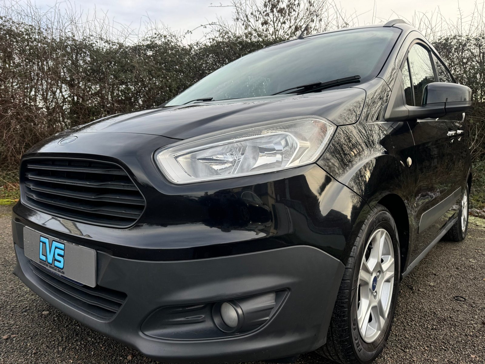 
								Ford Transit Courier Trend 1.5Tdci 2014 full									