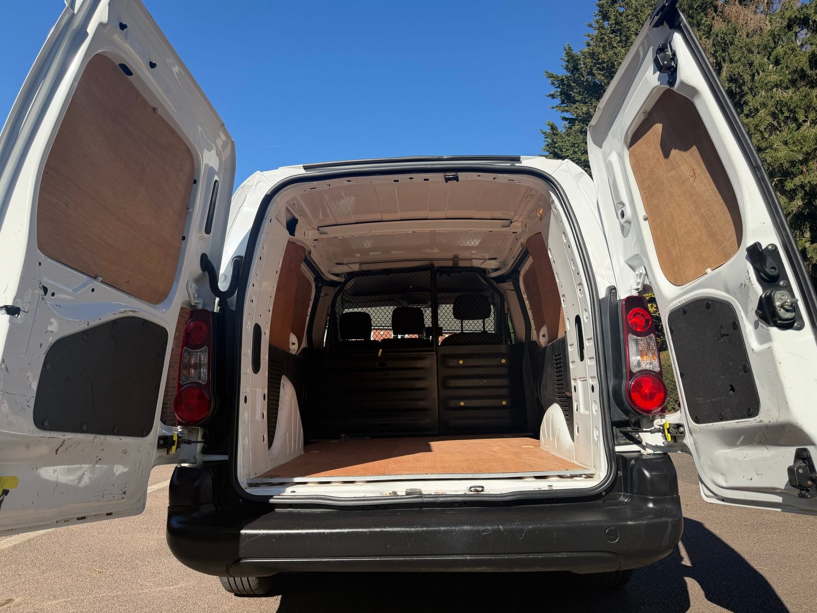 
								2017 Citroen Berlingo 1.6BlueHDi LX LWB L2 full									