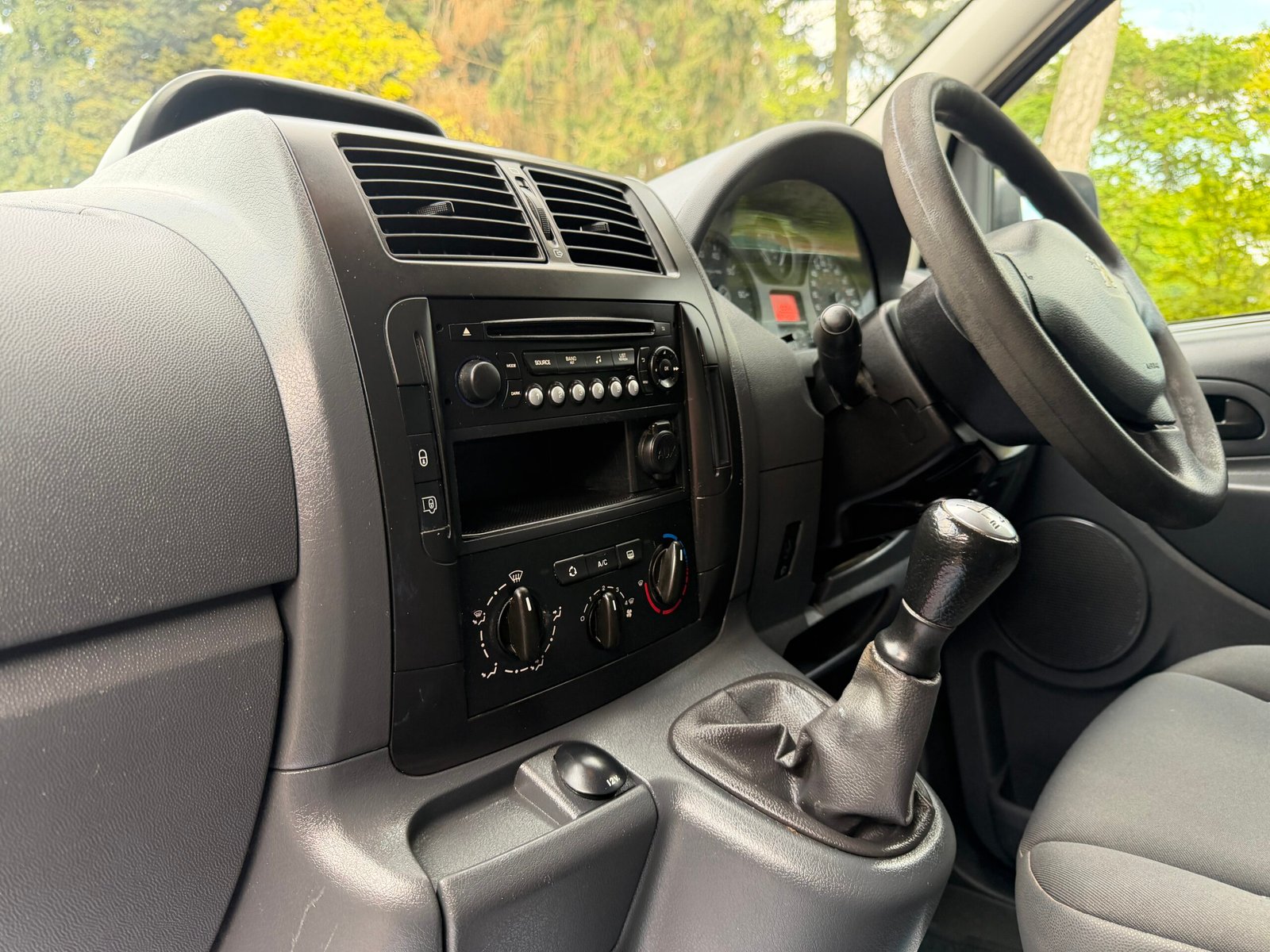 
								Peugeot Expert Professional 1.6HDi 67k full									